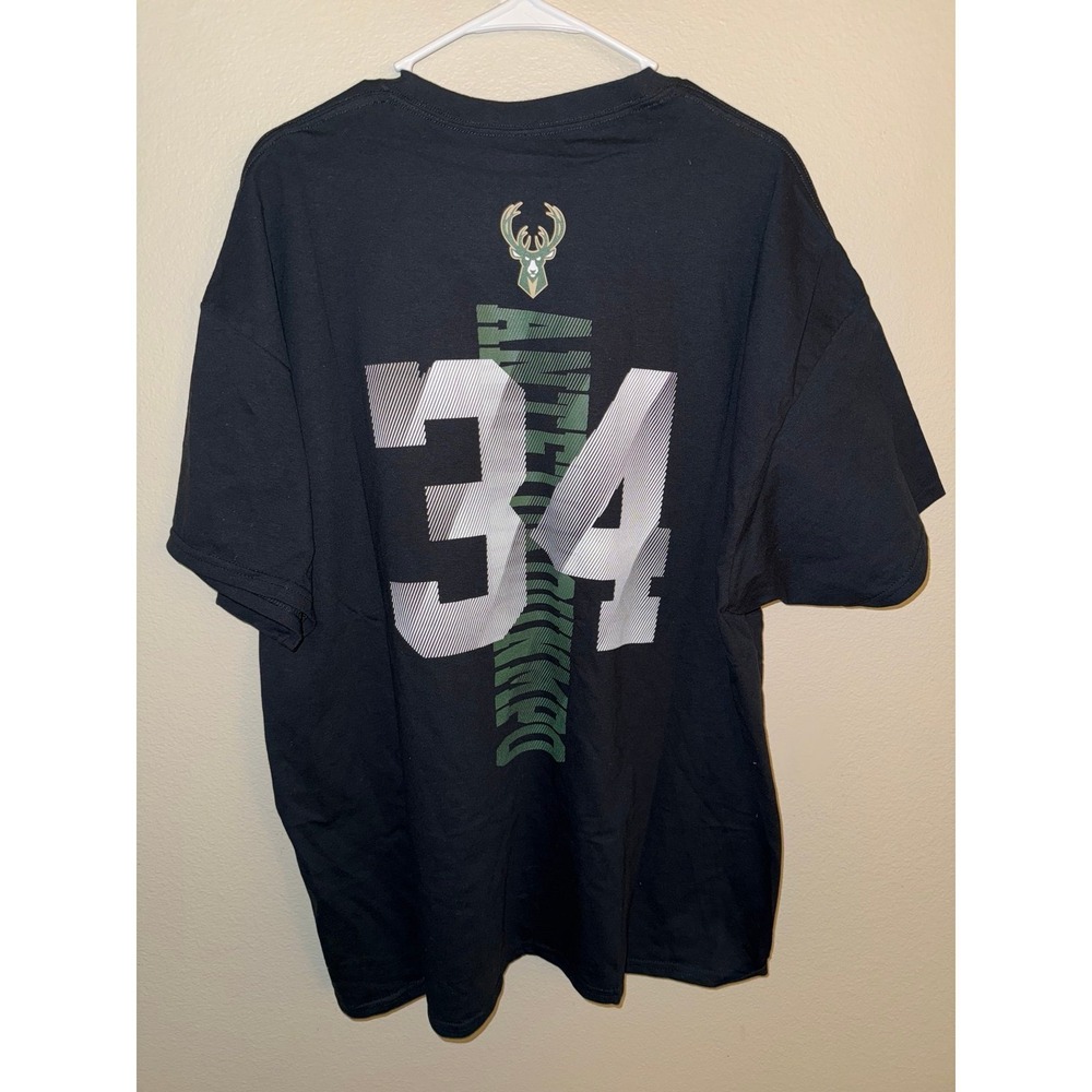 NBA Milwaukee Bucks Giannis Antetokounmpo 34 Black Graphic T-Shirt Mens L NWT - Picture 3 of 3